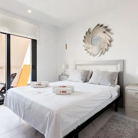 Playa Feliz Apartment *