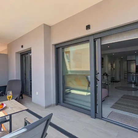 Playa Feliz Apartment